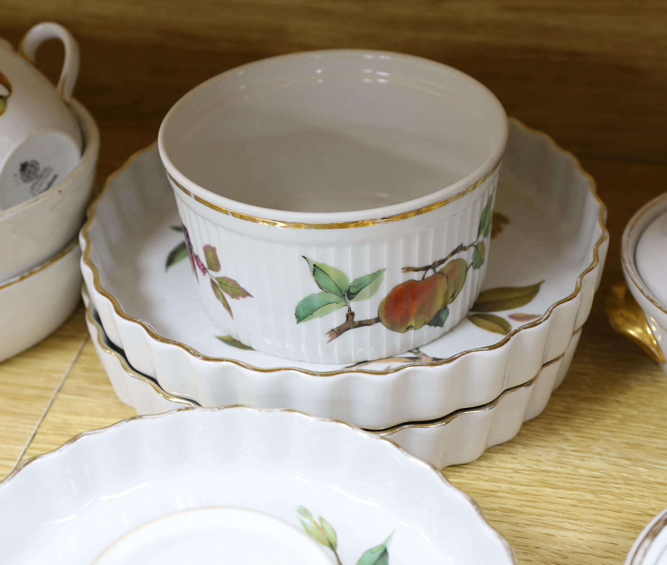 A quantity of Worcester ‘Evesham’ pattern dinner ware